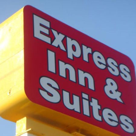 Express Inn & Suites Clearwater Pinellas Park Exterior photo