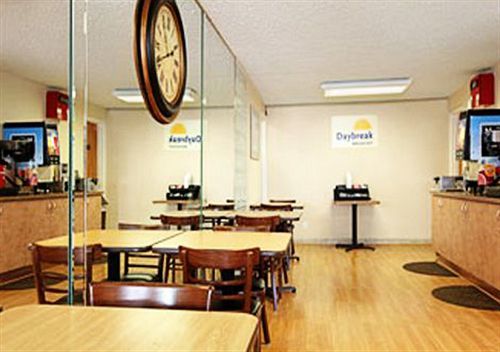 Express Inn & Suites Clearwater Pinellas Park Restaurant photo