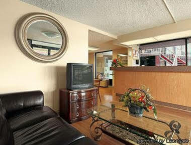 Express Inn & Suites Clearwater Pinellas Park Exterior photo